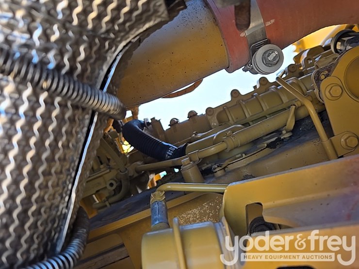 2016-caterpillar-120m2-image-197