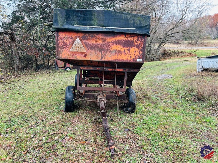 gravity-flow-grain-wagon-on-perfection-running-gear-image-8