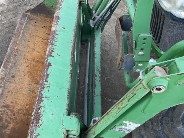 john-deere-2320-image-14