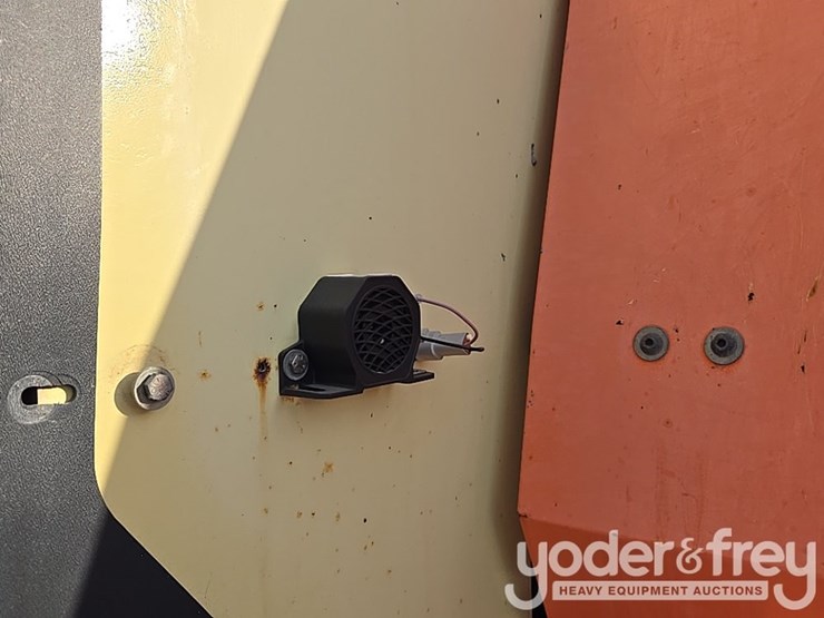 2014-jlg-800aj-image-37