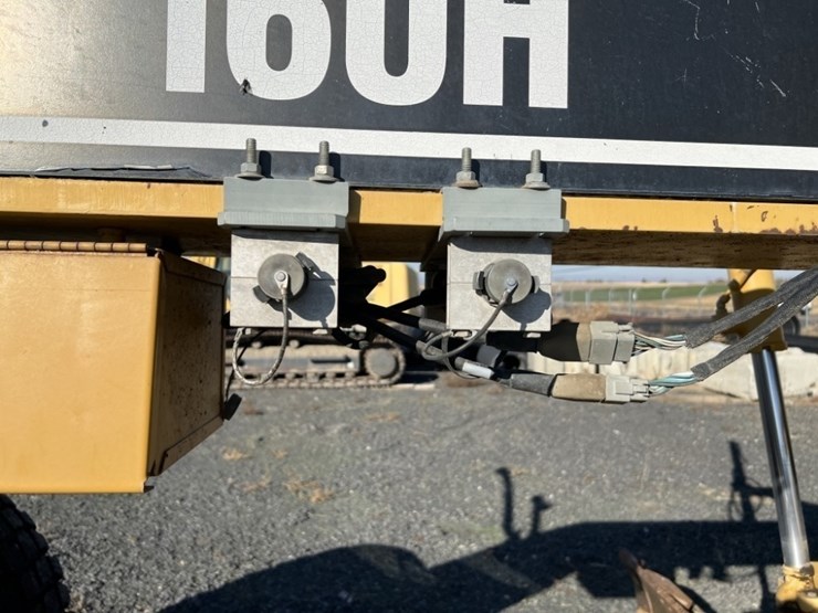 2006-caterpillar-160h-image-16