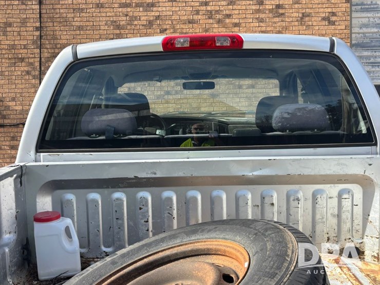 2004-dodge-2500-image-22