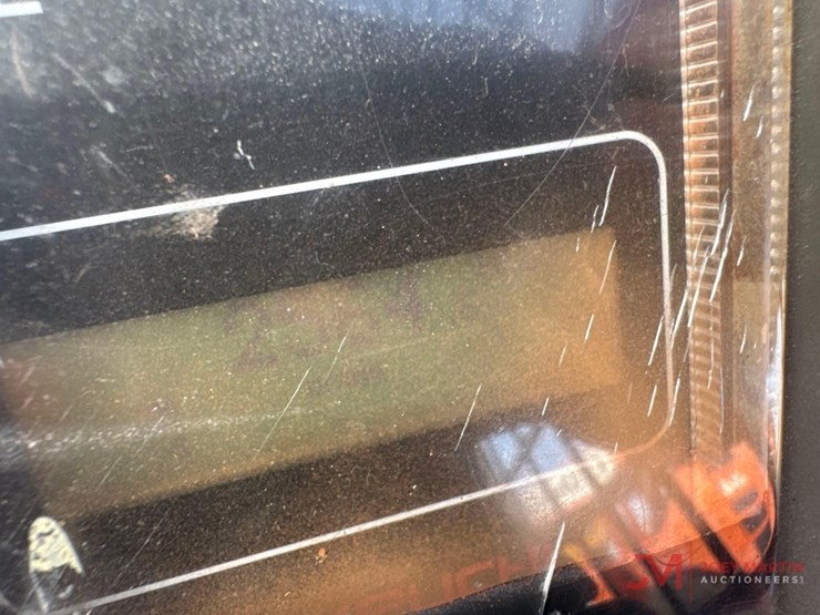 2019-takeuchi-tl8-image-17