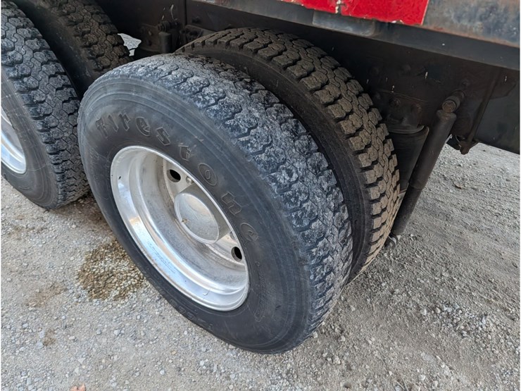 2006-mack-cv713-flatbed-image-11