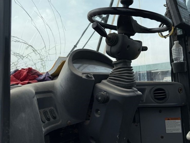 2009-komatsu-wa320-image-13