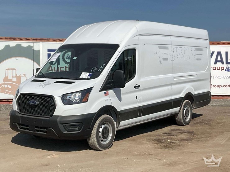 2025-ford-transit-image-1