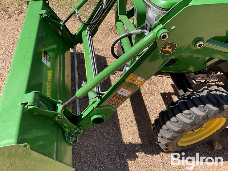 2022-john-deere-3038e-image-14