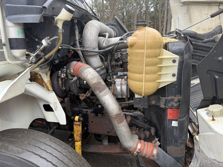 2005-international-8600-image-19