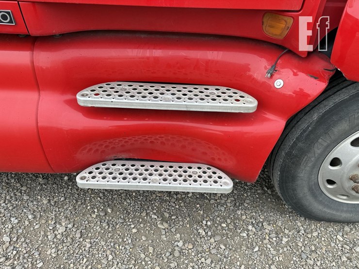 2003-kenworth-t2000-image-13