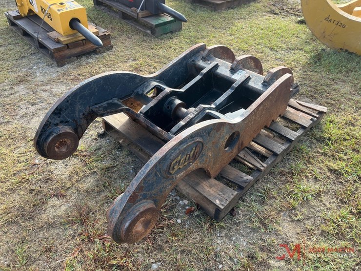 geith3-finger-excavator-thumb-image-2