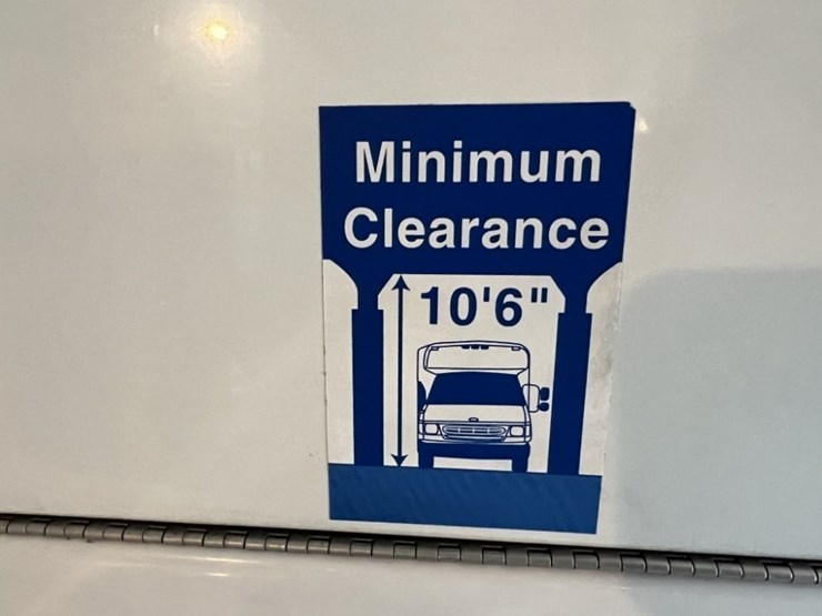 2014-chevrolet-express-paratransit-bus-image-27