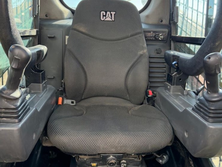 2022-caterpillar-279d3-image-55