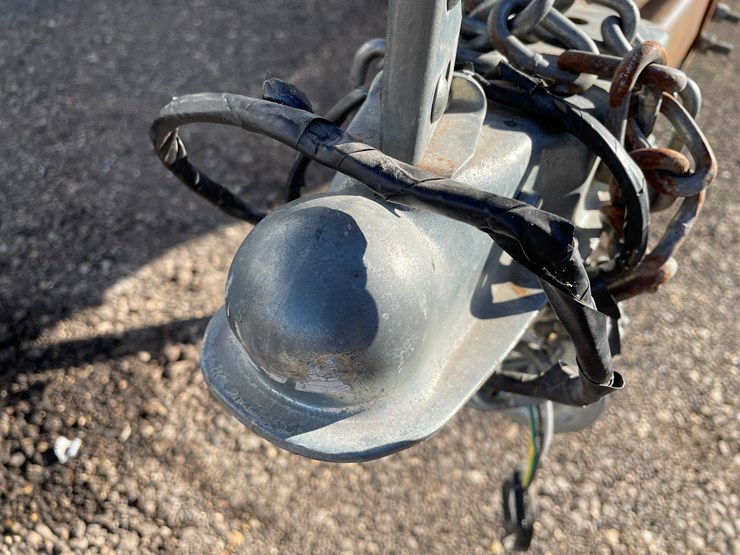 #1097-•-1953-crestliner-v4tl-aluminum-fishing-boat-with-trailer-(no-title)-image-8