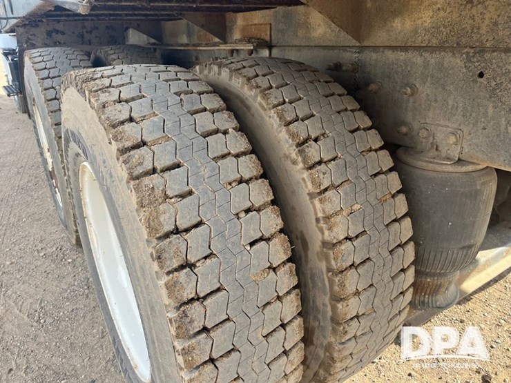 1993-white-gmc-liquid-truck-(dr8592-unit-129952)-image-60