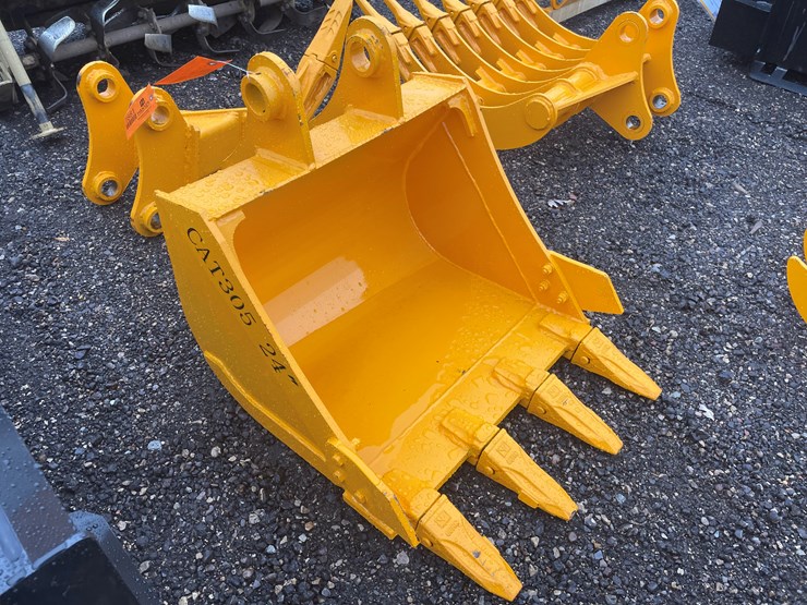 caterpillar-305-image-1