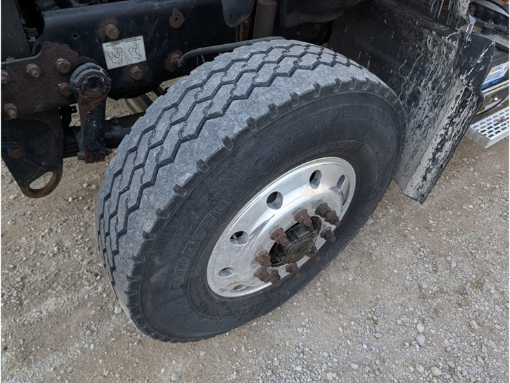 2006-mack-cv713-flatbed-image-16