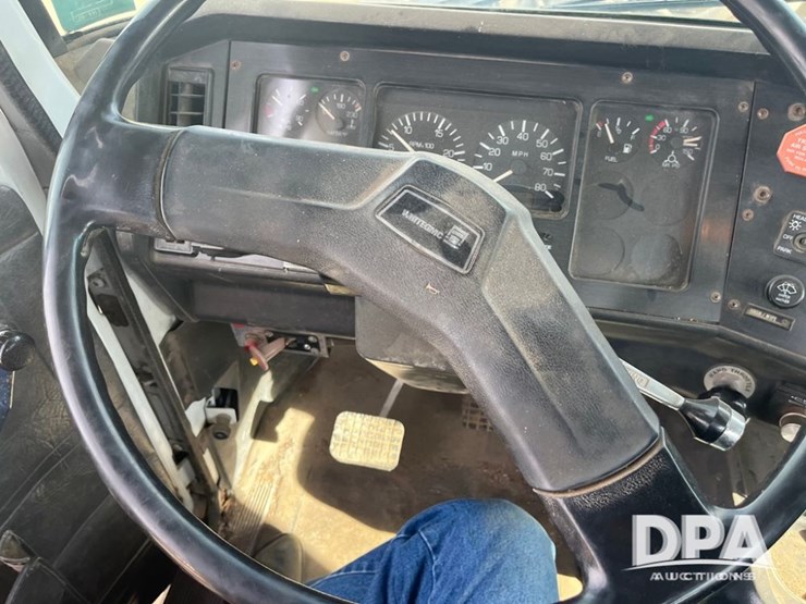 1993-white-gmc-liquid-truck-(dr8592-unit-129952)-image-71