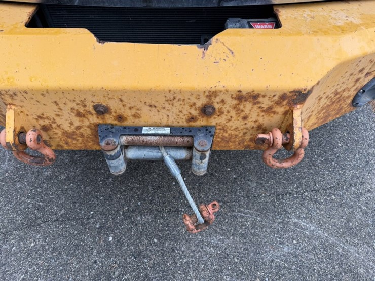 #1837-•-2011-ram-5500-4x4-flatbed-truck-image-10