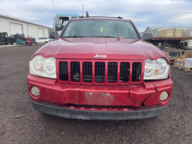 2005-jeep-grand-cherokee-laredo-image-2