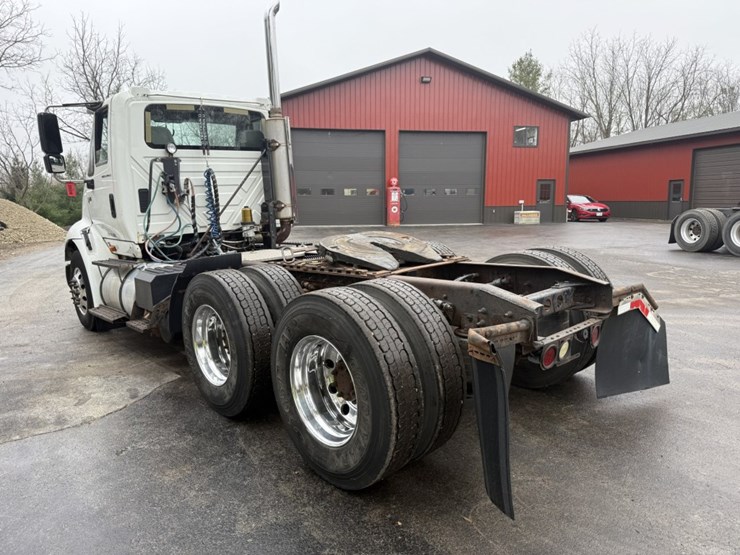 2005-international-8600-image-3