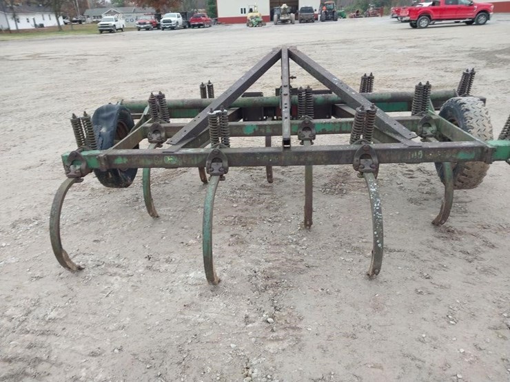 john-deere-12-image-6