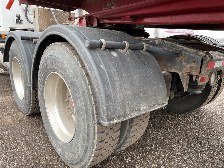 #1061-•-2004-mack-cx613-tandem-axle-day-cab-semi-tractor-(has-wi-title)-image-7