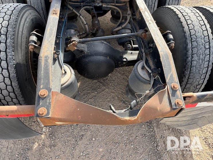 2006-freightliner-day-cab-truck-(gp12099,-unit-802)-image-35