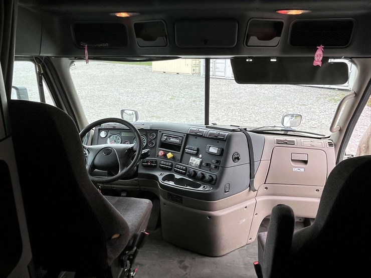 2018-freightliner-cascadia-evolution-t/a-truck-tractor-image-70