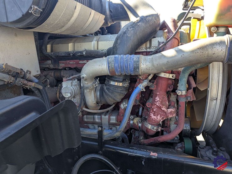 2016-mack-granite-gu713-image-27