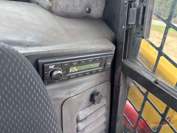 2023-caterpillar-259d3-image-25