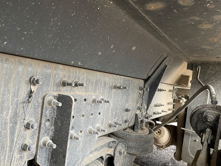 #1059-•-2021-mack-gr104b-quad-axle-dump-truck-(title-in-delay)-image-32