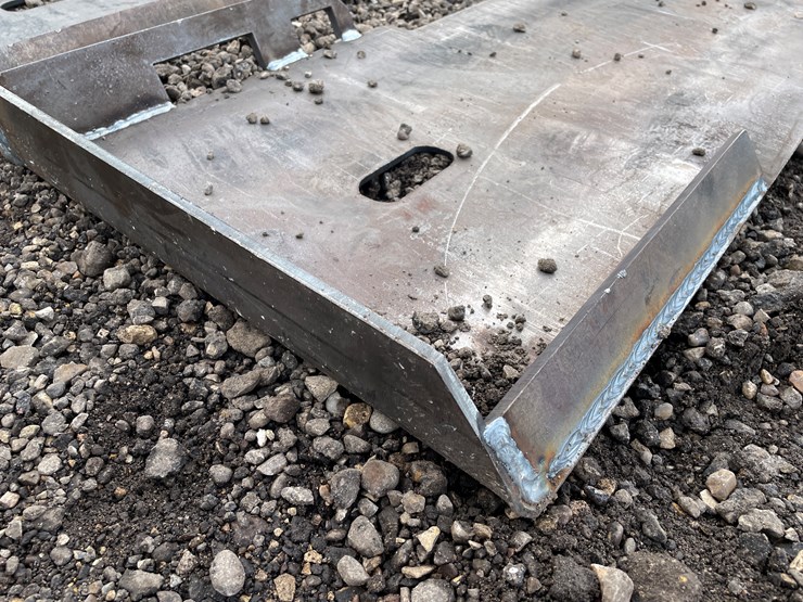 #1225-•-skidsteer-adapter-plates-image-3