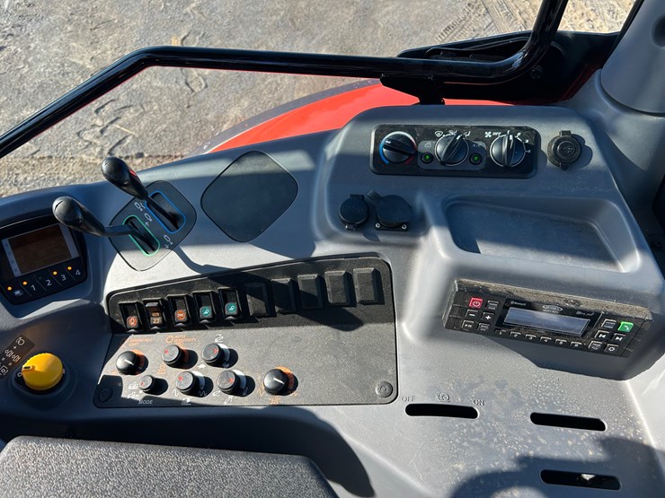 kubota-m6-111-image-16