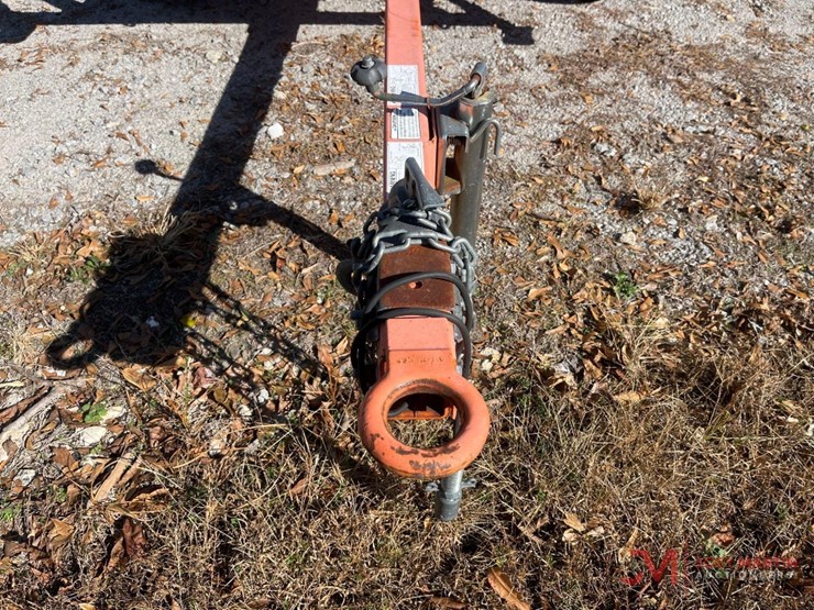 towable-arrow-board-directional-sign-image-6