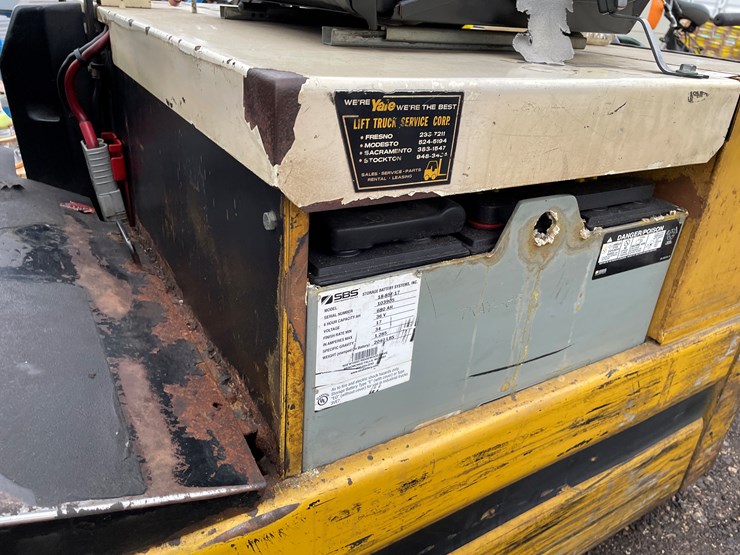 #1094-•-yale-3,000lbs-electric-forklift-image-5