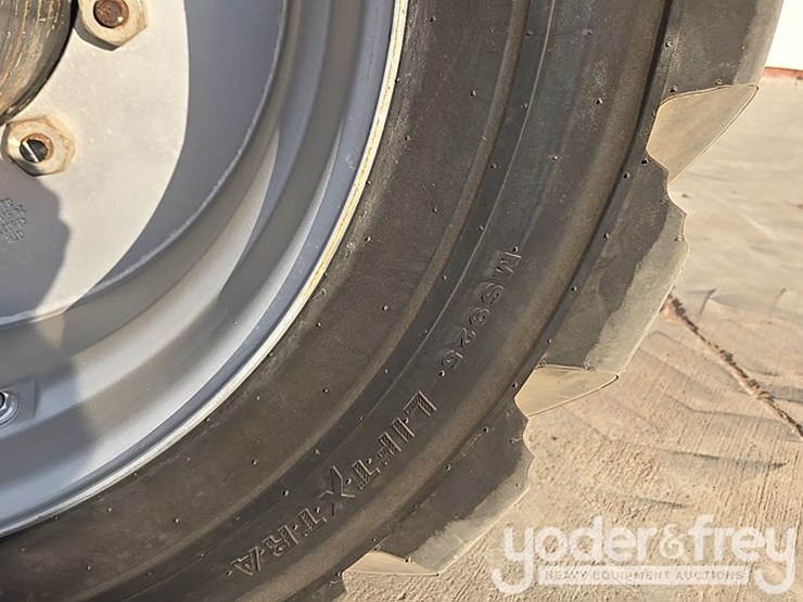 2014-jlg-800aj-image-70