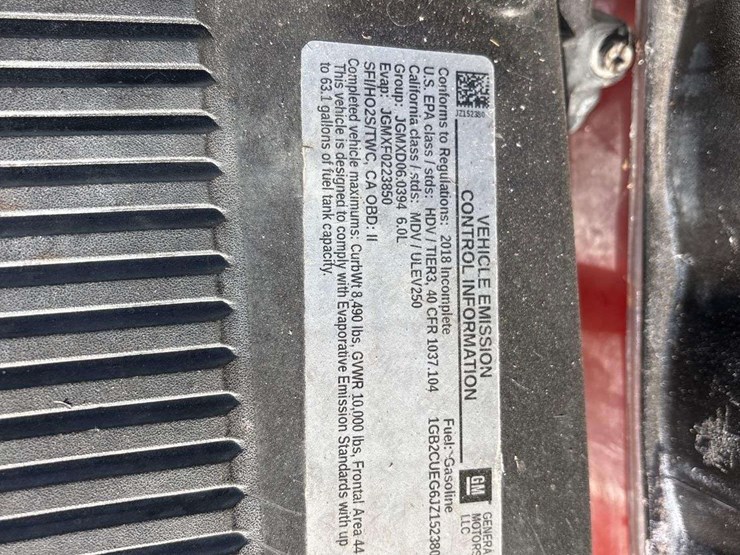 2018-chevrolet-3500-image-9