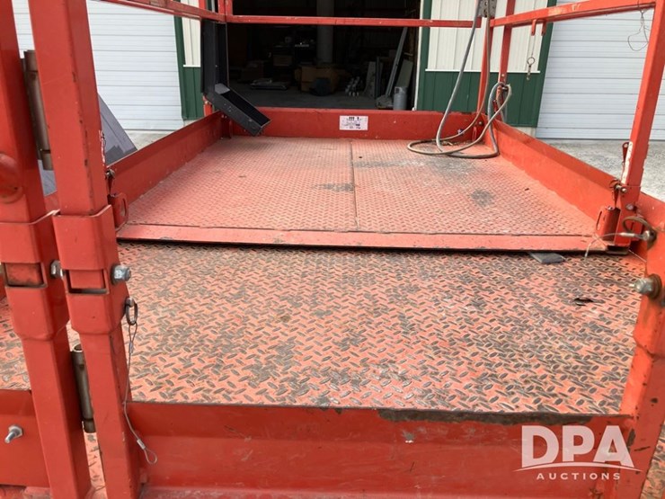 2017-skyjack-sj6826rt-image-13