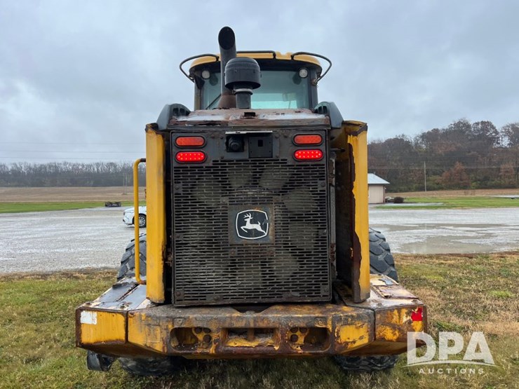 2017-deere-624k-image-36