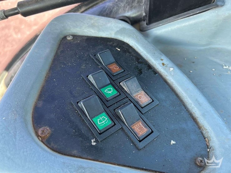 2010-new-holland-td5050-image-17