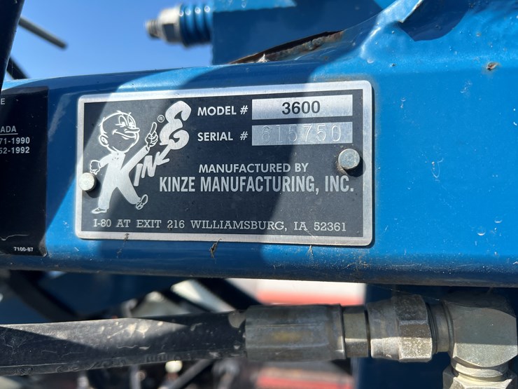 2002-kinze-3600-image-6