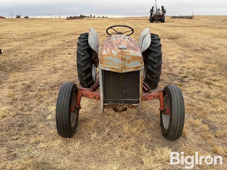 1950-ford-8n-image-2