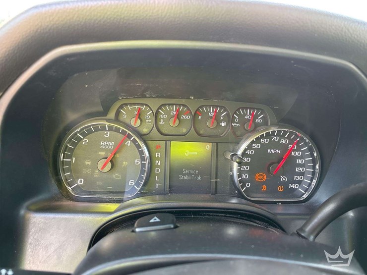 2018-chevrolet-3500-image-24