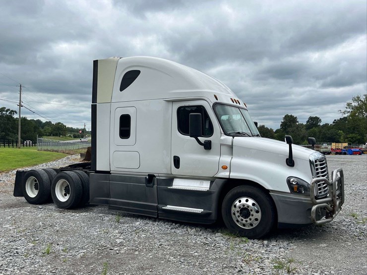 2018-freightliner-cascadia-evolution-t/a-truck-tractor-image-4