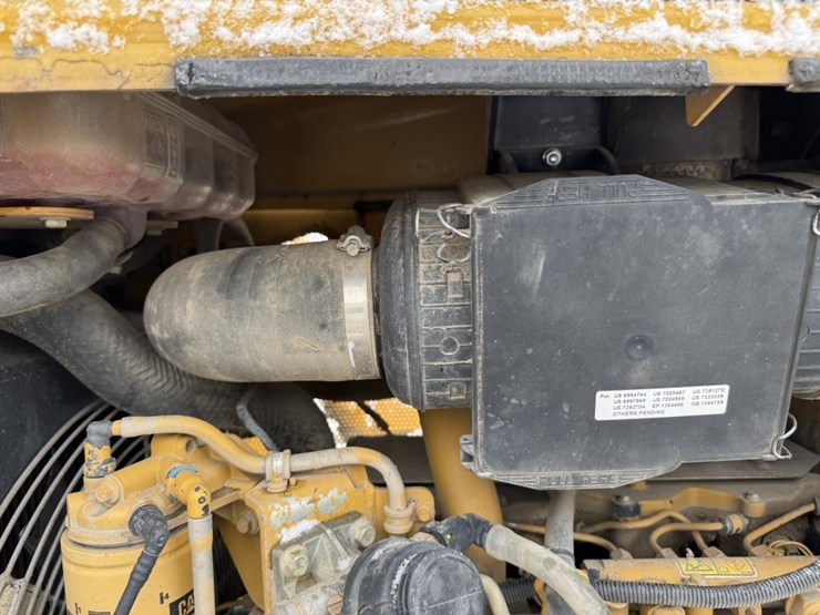 2012-caterpillar-d4k-image-37