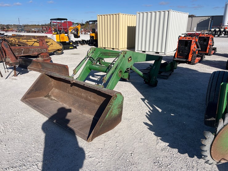 john-deere-146-image-9