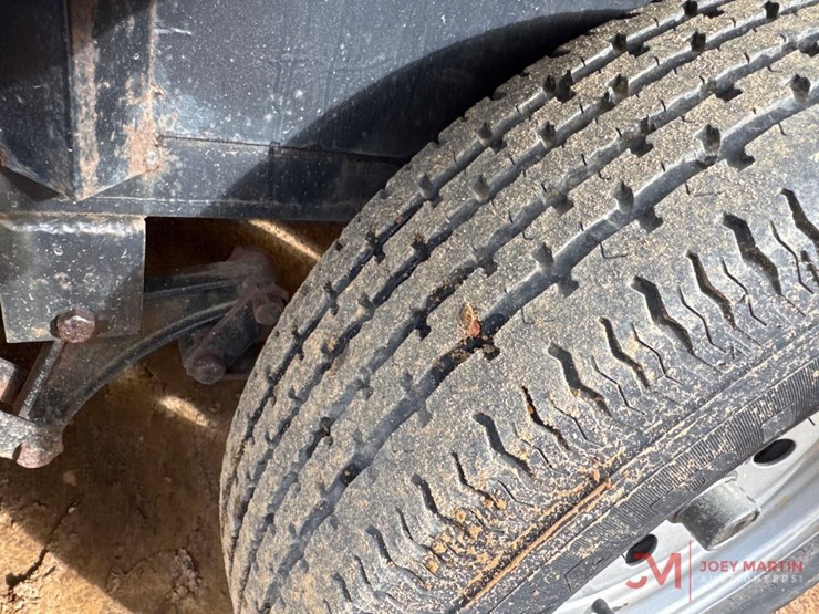 d-&-d-trailers-24'-utility-trailer-image-8