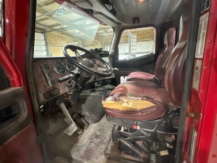 2002-caterpillar-10-image-6