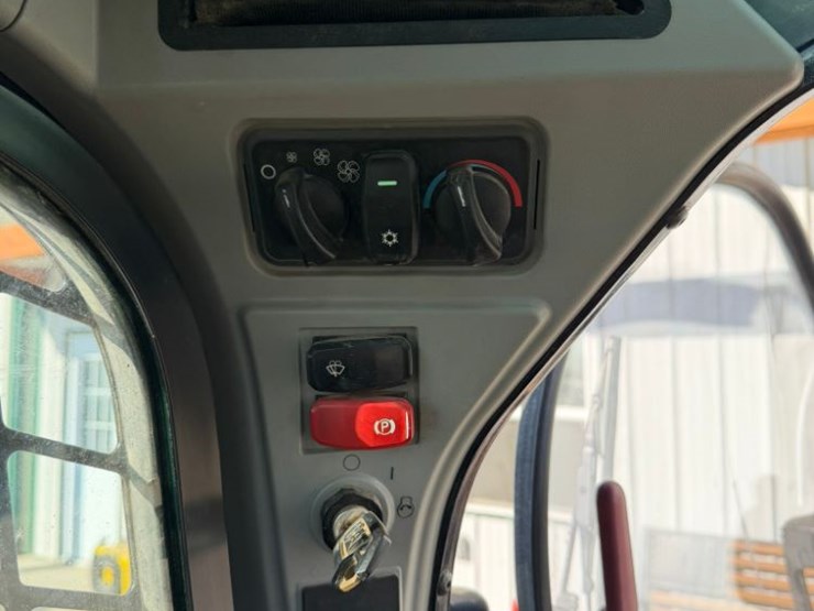 2022-caterpillar-279d3-image-66