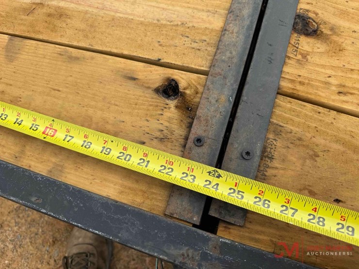 d-&-d-trailers-24'-utility-trailer-image-16